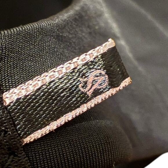 Victoria's Secret Black & White T-shirt lightly lined scoop demi bra 32C - Picture 4 of 8